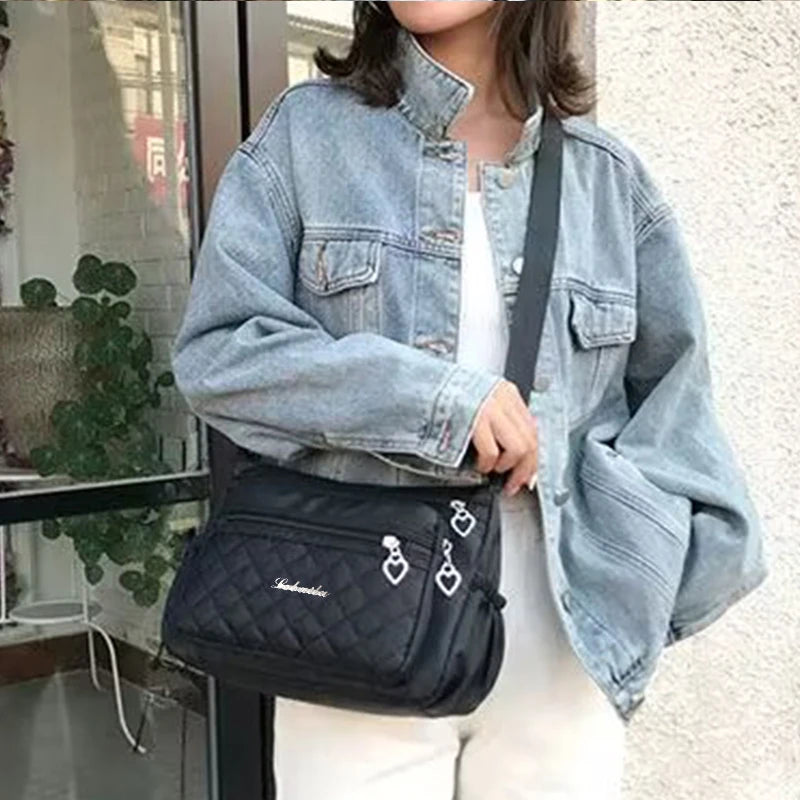 Borsa con Dettagli a Cuore per l'Uso Quotidiano