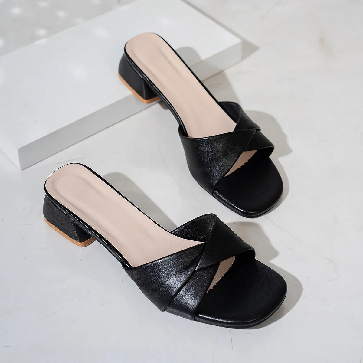 New Fashion Open Toe Solid Color Simple Leather
