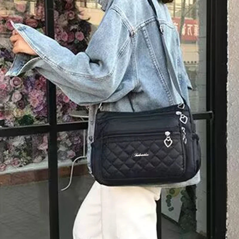 Borsa con Dettagli a Cuore per l'Uso Quotidiano