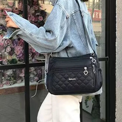 Borsa con Dettagli a Cuore per l'Uso Quotidiano