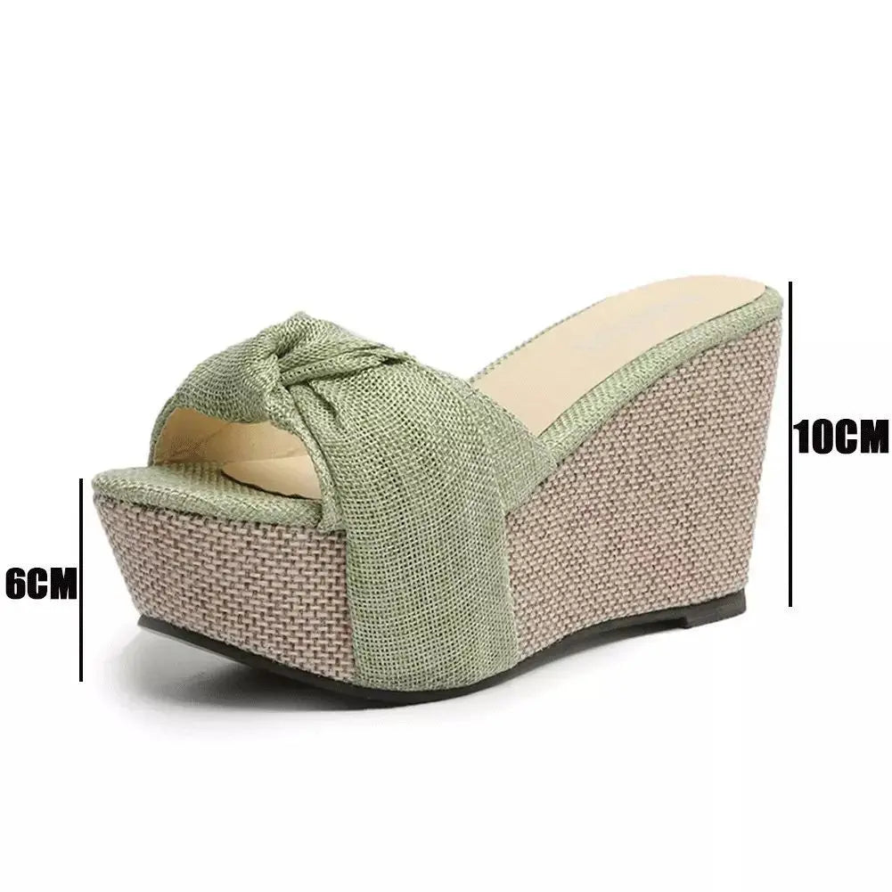 Casual women's platform shoes