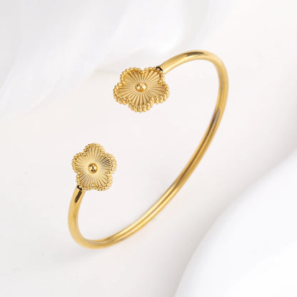 Metal Laser Five Leaf Flower Bracelet Necklace Earrings Jewelry Set